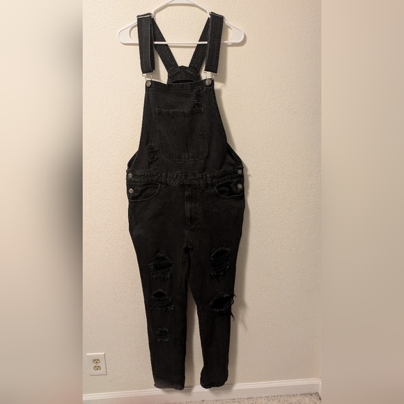 Forever 21 Other - Forever 21 Black Distressed Overalls